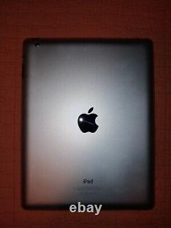 Apple iPad 4th Gen Tablet 9.7 Display 2048x1536 (Wi-Fi) 32GB Storage White