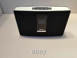 Bose Soundtouch Portable Wifi white. Store display