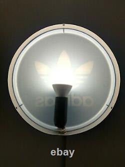 Adidas Original Store Round Wall Display Signe Néon Bleu Clair/blanc Trefoil