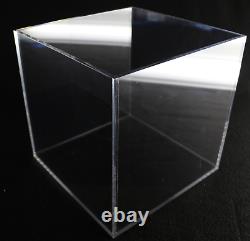 Boîte D’affichage Acrylique Avec La Vitrine De Base Clear Showcases Store Display Cube