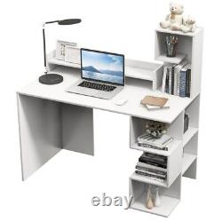 Bureau d'ordinateur moderne avec étagères de rangement et bibliothèque pour le bureau à domicile
