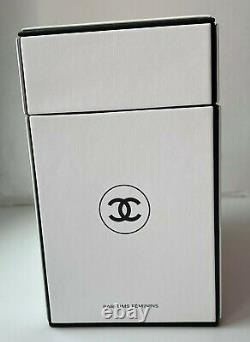 Chanel Display Boîte De Rangement Ensemble De Boîtier Avec Un Cadeau Blanc En Flaque