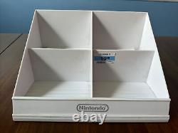 Étagère d'affichage pour magasin Nintendo DS blanche vintage