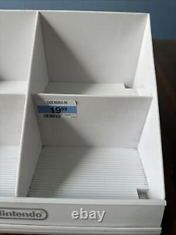 Étagère d'affichage pour magasin Nintendo DS blanche vintage