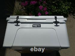 Yeti Tundra 65 Cooler D'occasion Display Store Great Condition USA Made Bear Tuff